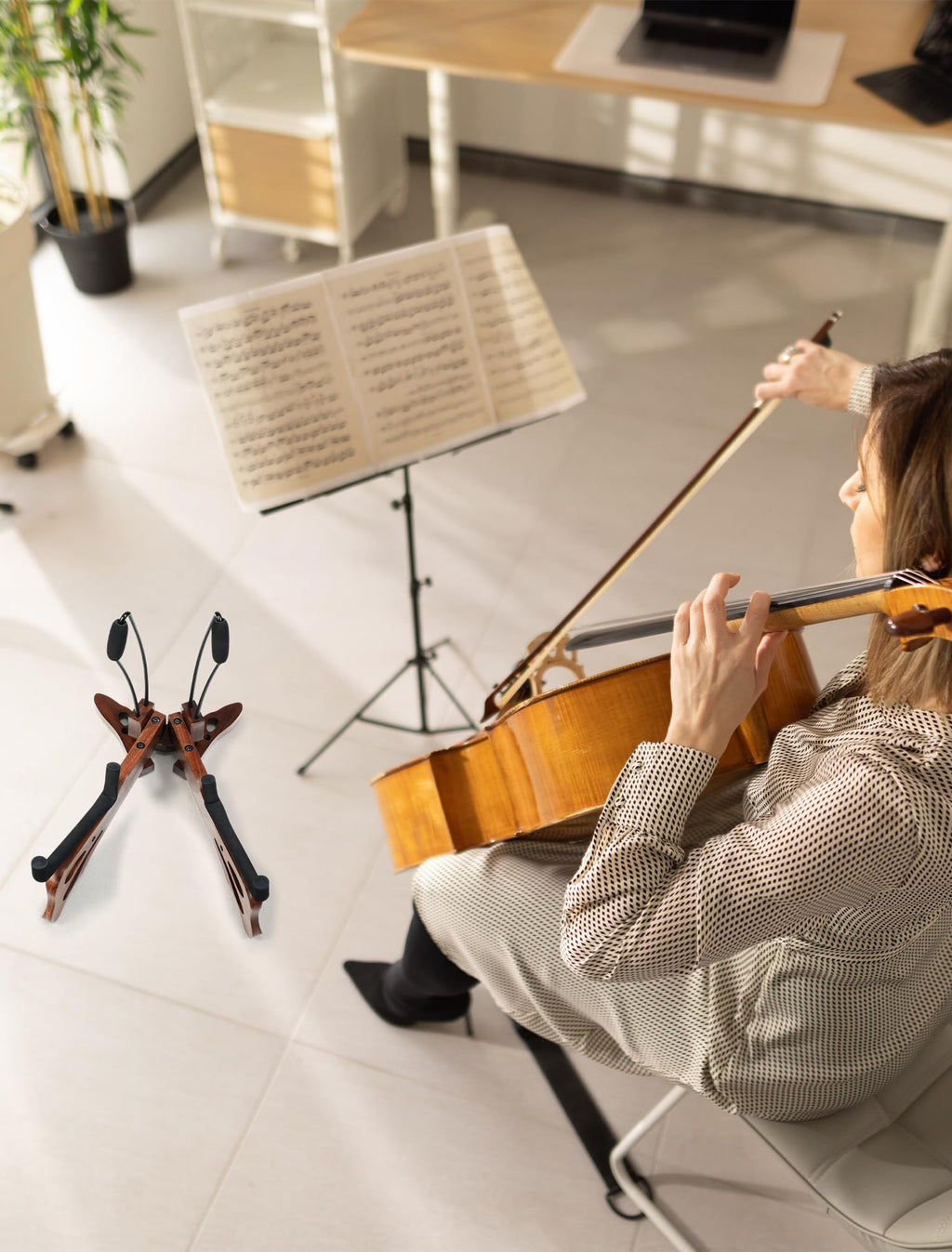 Walnut Cello Stand with Bow Holder X5460